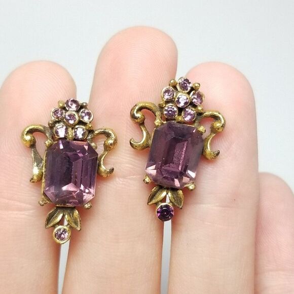 Vintage Coro Purple Rhinestone Clip On Earrings, Screw Back Gold Tone Setting - Picture 6 of 7
